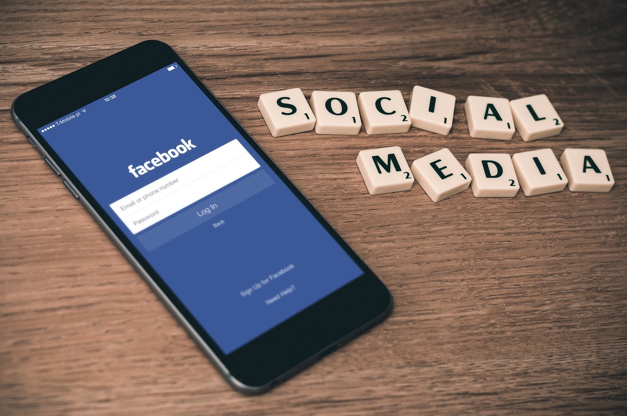 Czy warto być i reklamować się w social mediach? Agencje interaktywne facebook – skuteczna kampania reklamowa